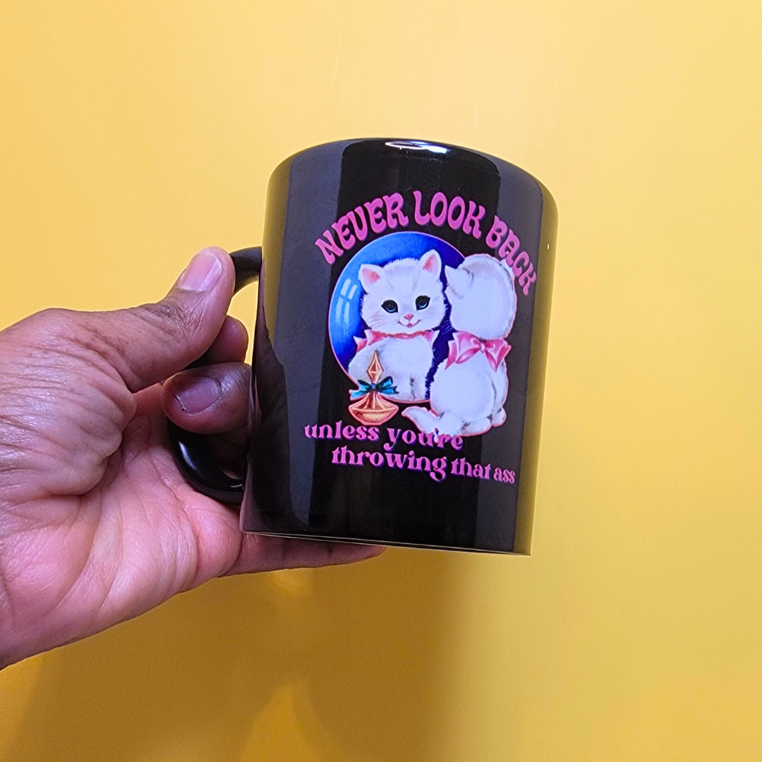 NEVER LOOK BACK BLACK MUG